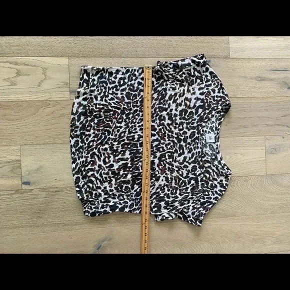 Cabi leopard print cropped tee medium - Picture 4 of 5